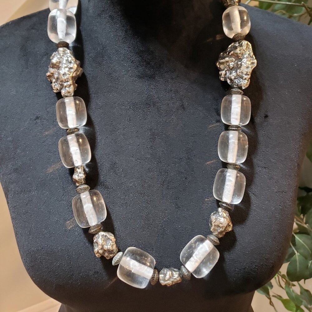 Women Heavy Fashion Crystal Clear Gemstones Statement Necklace with ToggleClasp